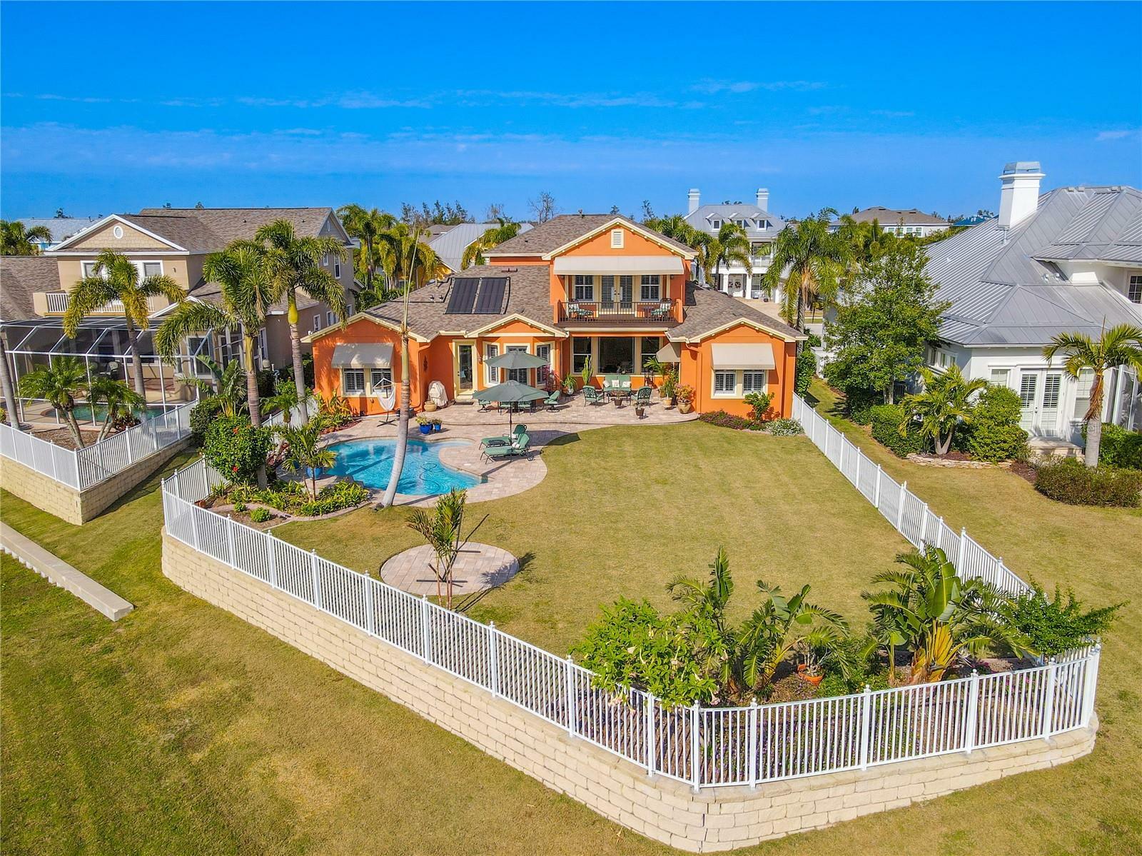 Property Photo:  710 Islebay Drive  FL 33572 