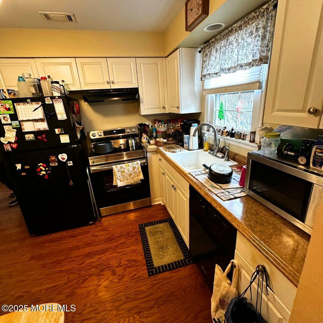 Property Photo:  349 Burdock Court  NJ 08887 