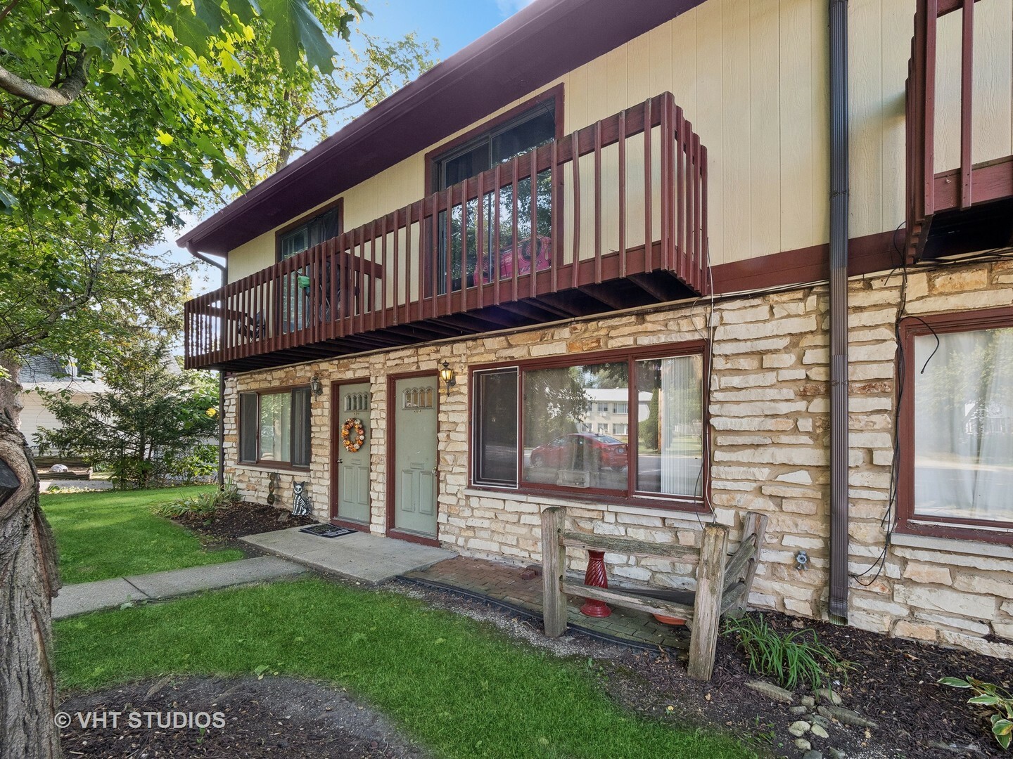 Property Photo:  422 Lincoln Avenue B  IL 60021 