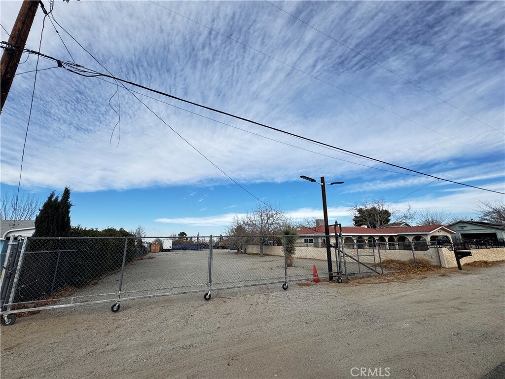 Property Photo:  9261 E Avenue T14  CA 93543 