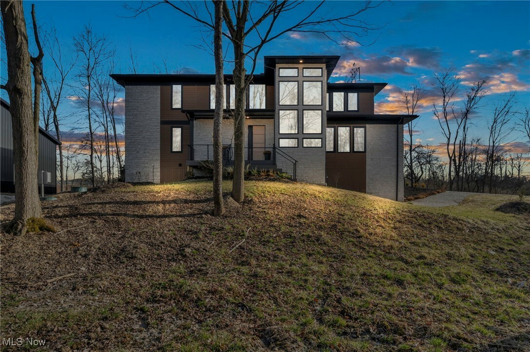Property Photo: 2406 Twelve Oaks Circle OH 44256