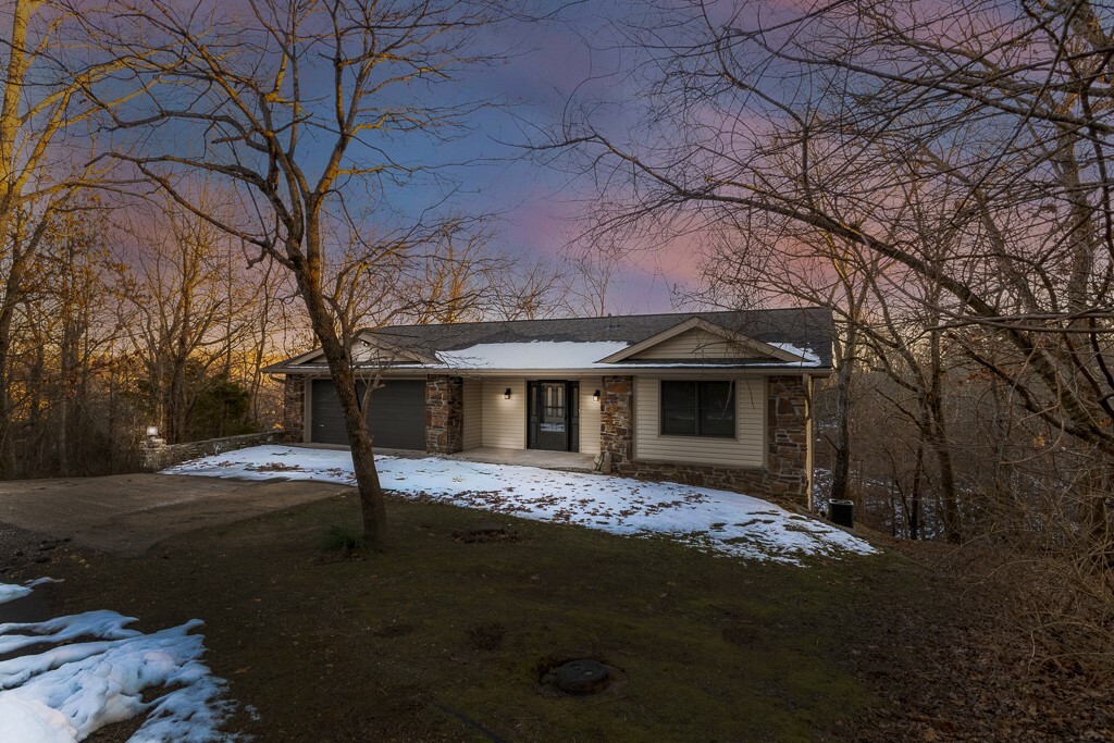 Property Photo:  5 Norman Circle  AR 72715 