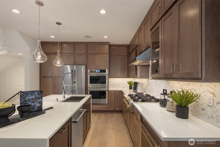 Property Photo: 10816 (Hs 66) 120th Lane NE WA 98033