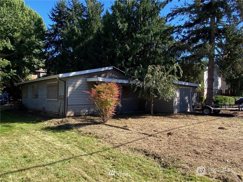 Property Photo:  830  2nd Avenue NW  WA 98027 