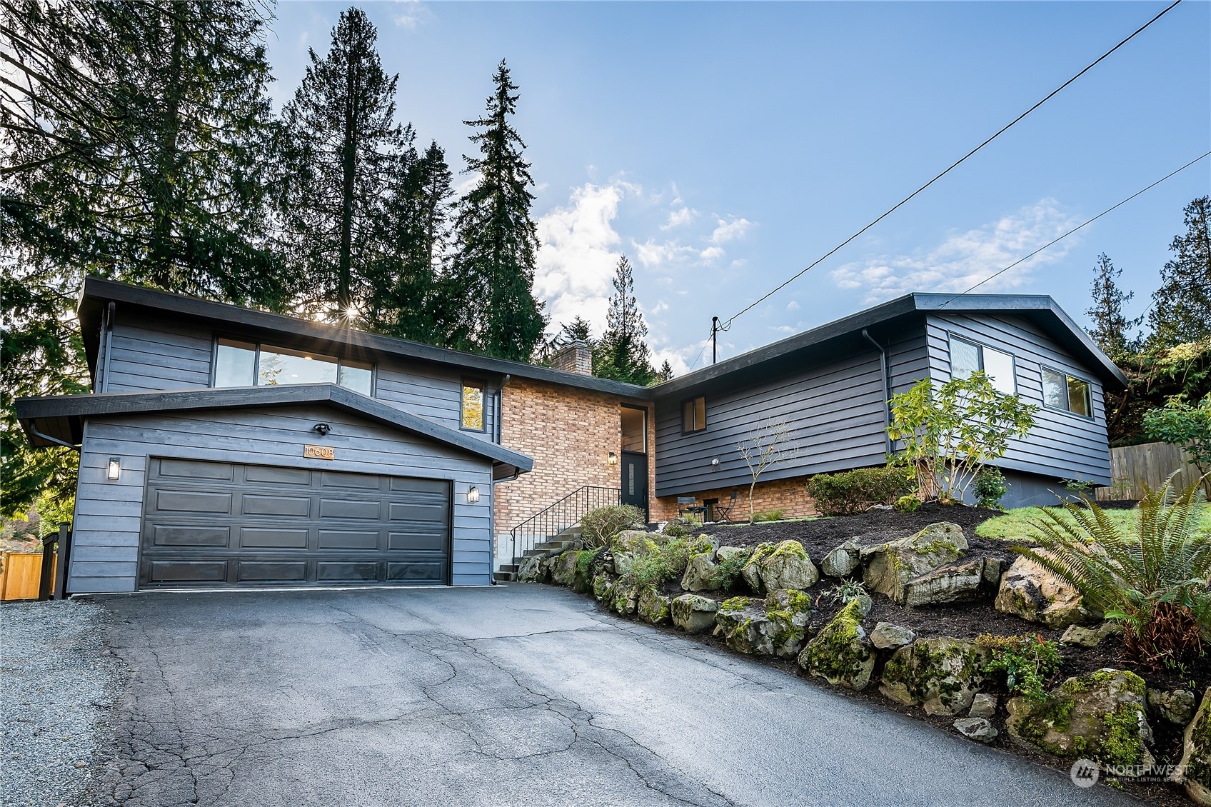 Property Photo:  10608  Robin Hood Drive  WA 98020 