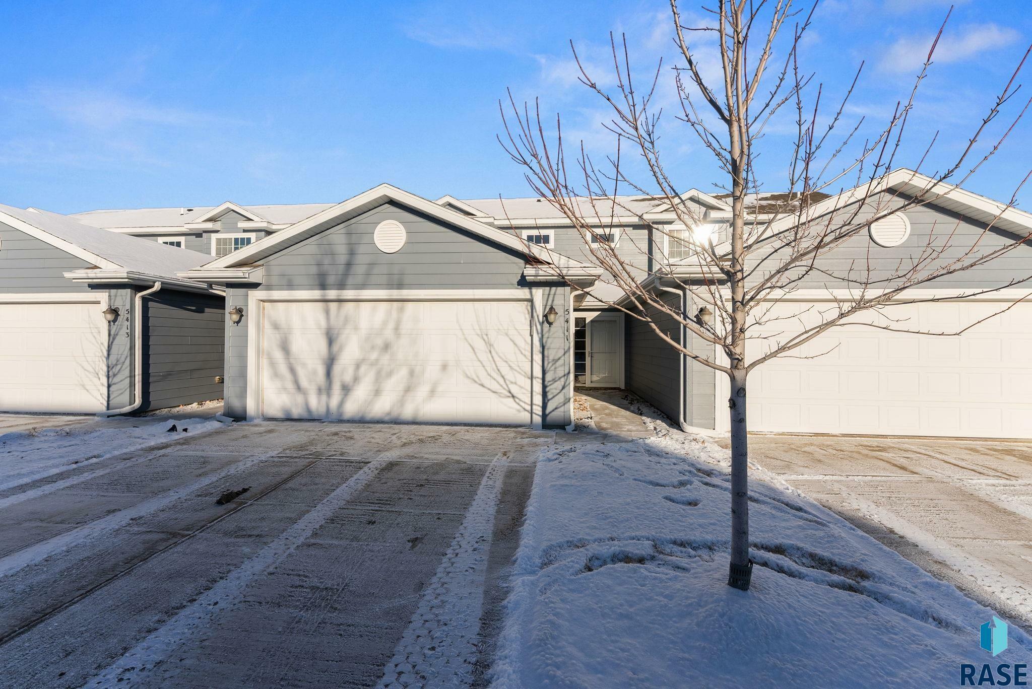 Property Photo:  5411 W Oakcrest Pl  SD 57107 