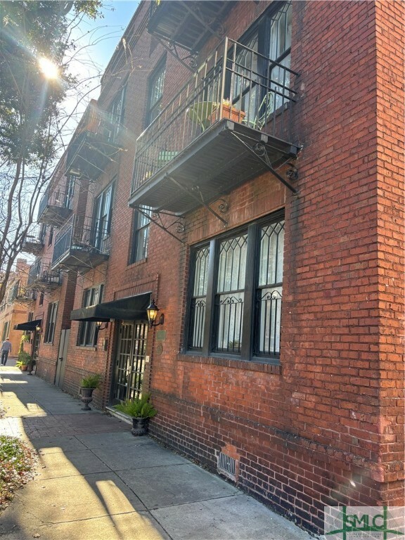 111 Lincoln Street  Savannah GA 31401 photo