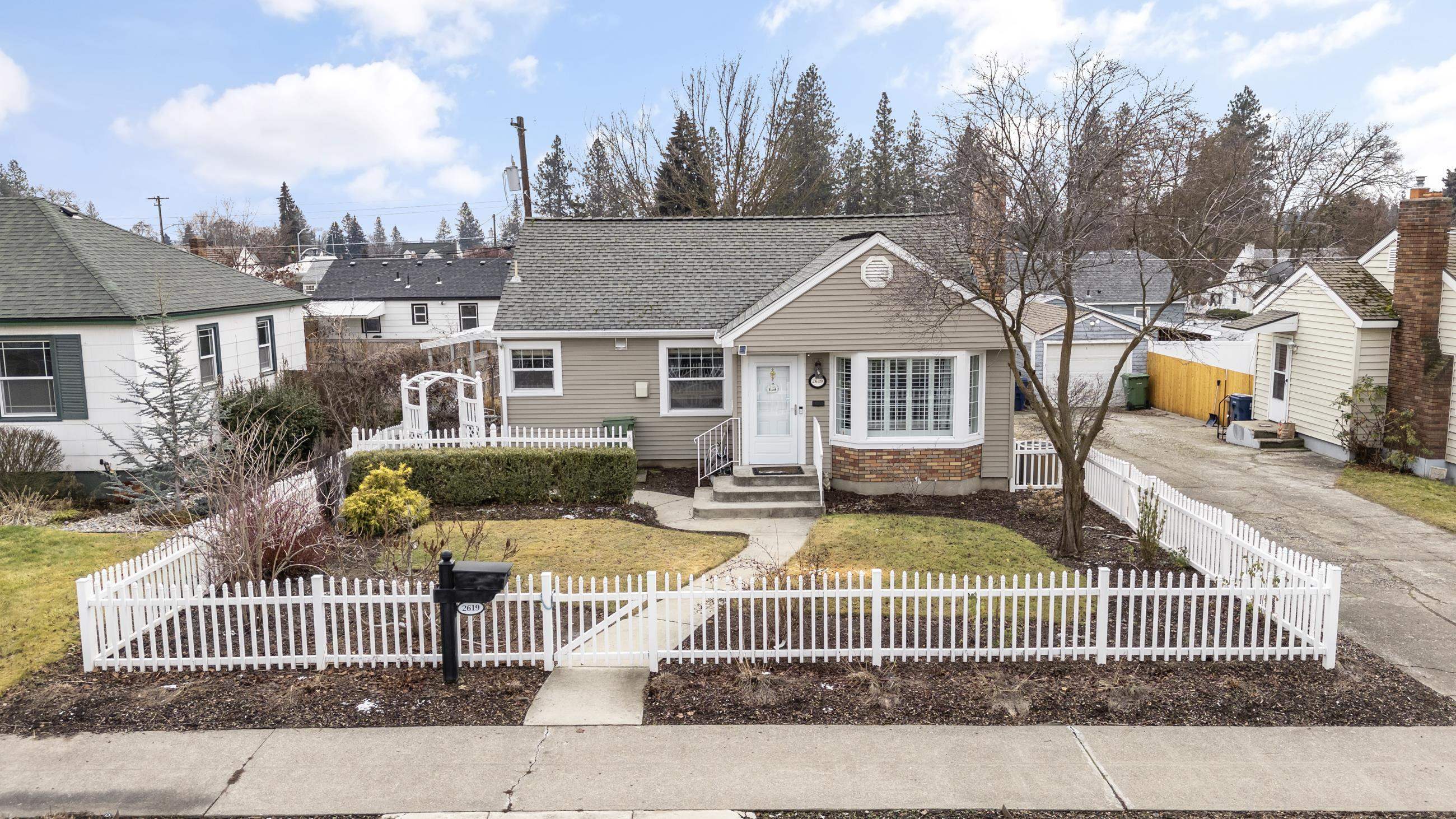 Property Photo:  2619 W Upton Ave  WA 99205 