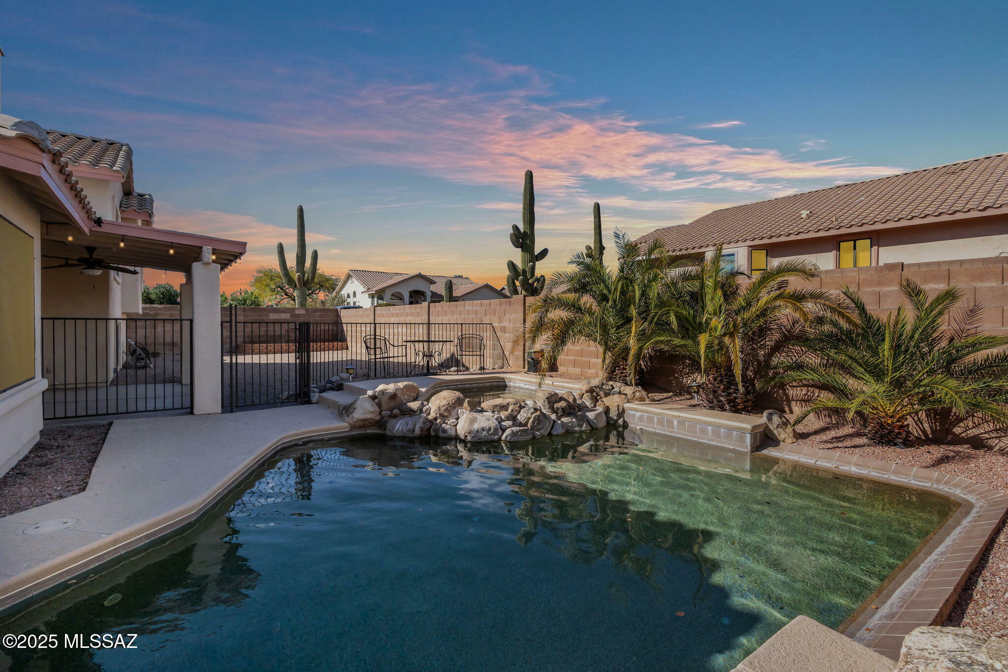 Property Photo: 1511 E Triton Place AZ 85737