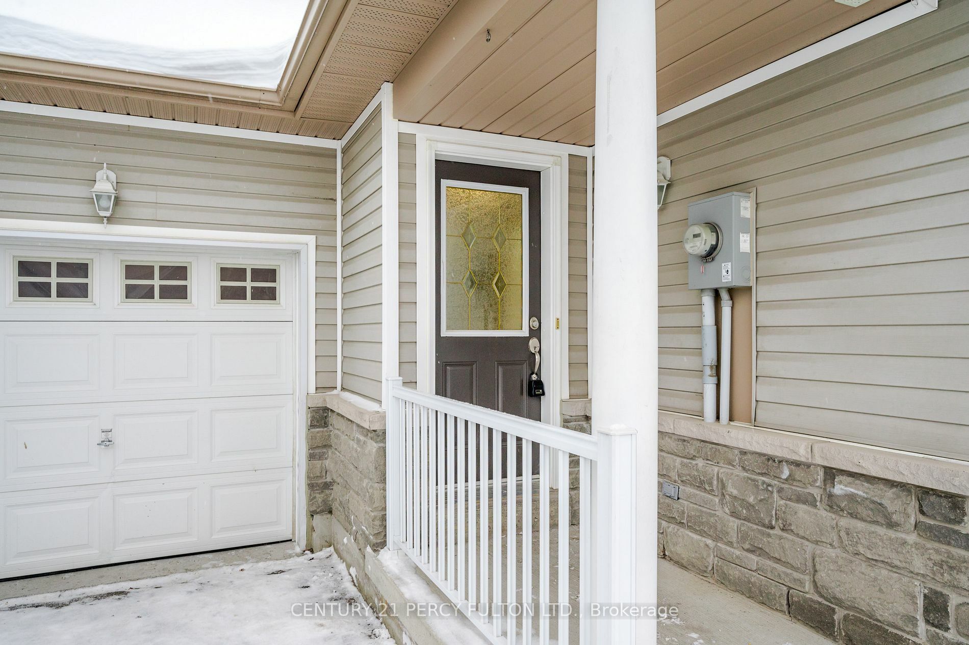 Property Photo:  223 Cowling Hts  ON K9K 0B2 