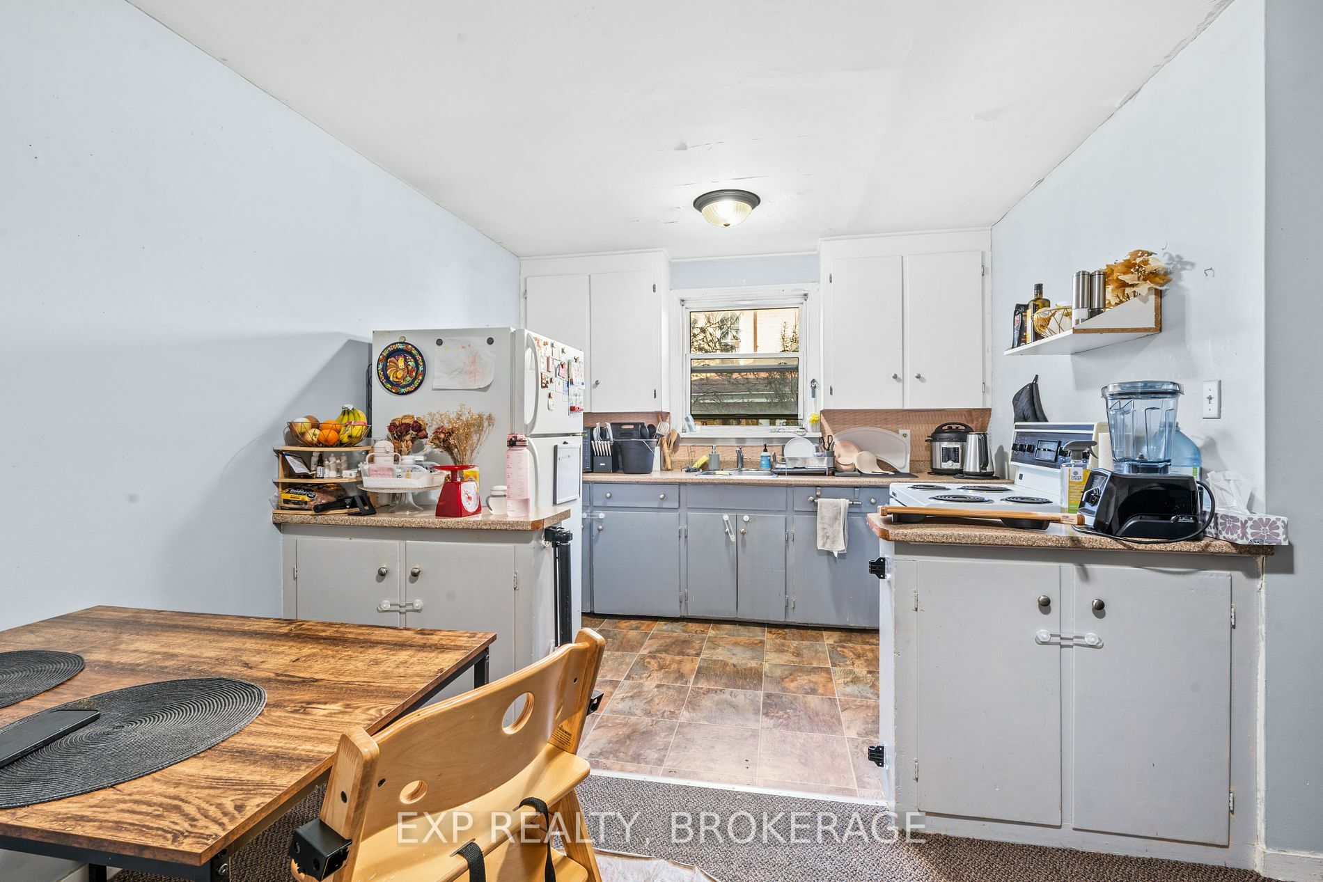 Property Photo:  3 Marmora St  ON K8V 2H4 