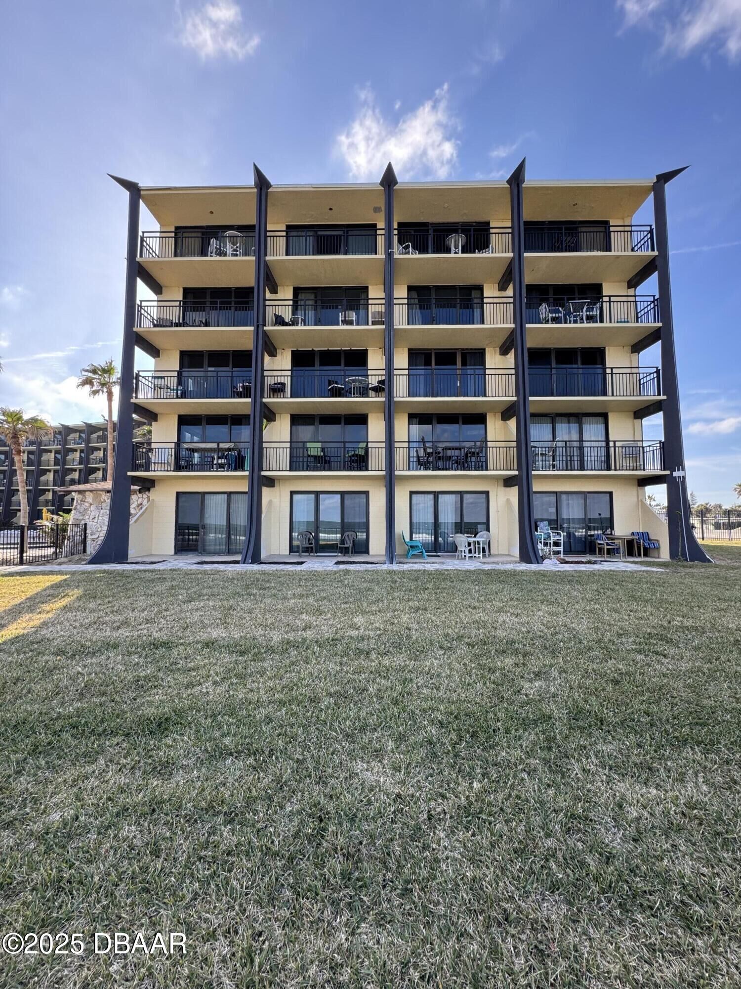 Property Photo: 2301 S Atlantic Avenue 303 FL 32118