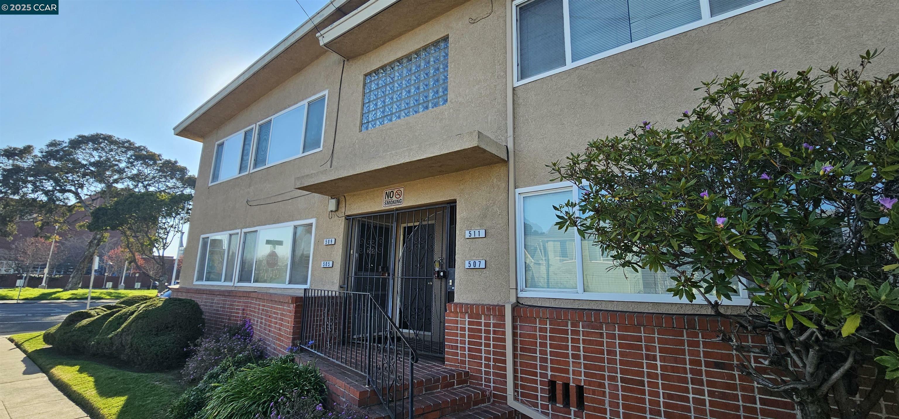 Property Photo:  505 Civic Center St  CA 94804 