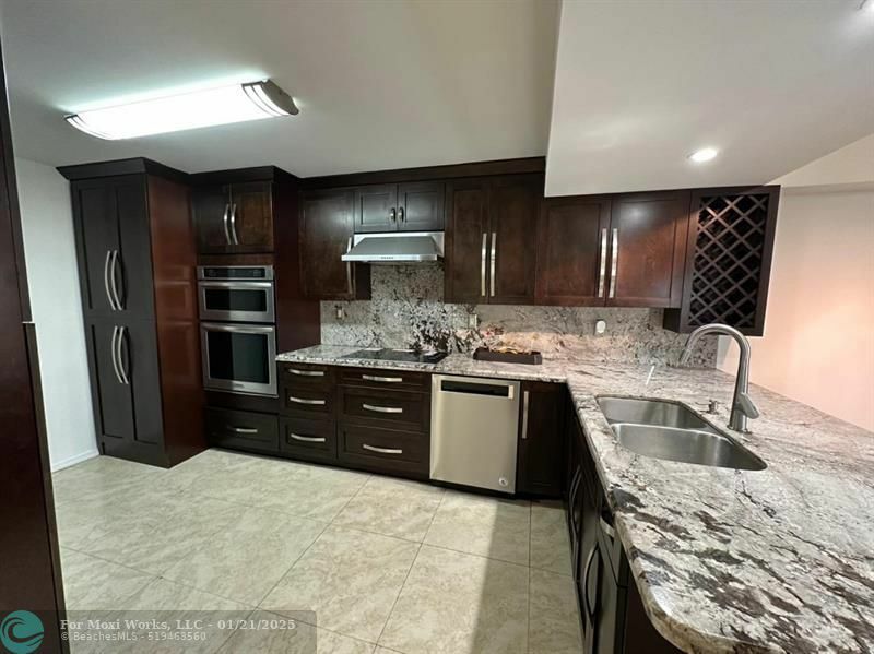 Property Photo:  1925 Brickell Ave 804  FL 33129 