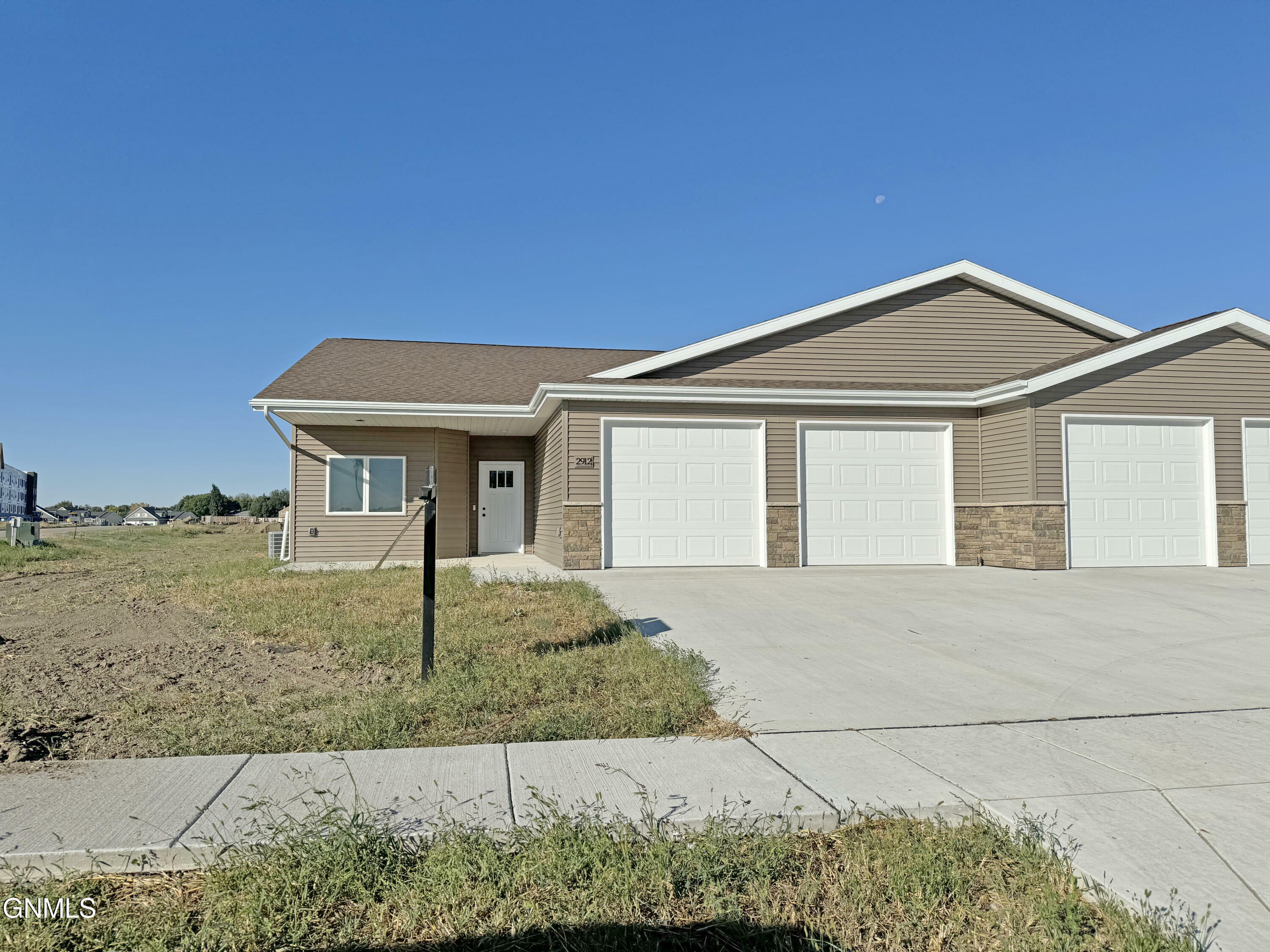 Property Photo: 2912 Peach Tree Drive ND 58504