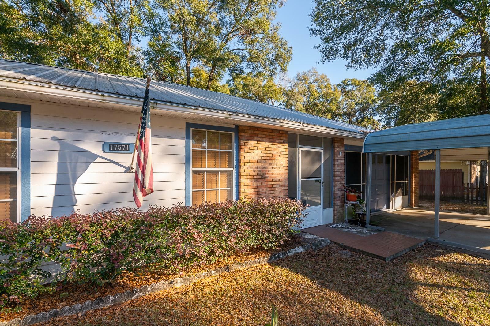 Property Photo: 17571 NW 238th Terrace FL 32643