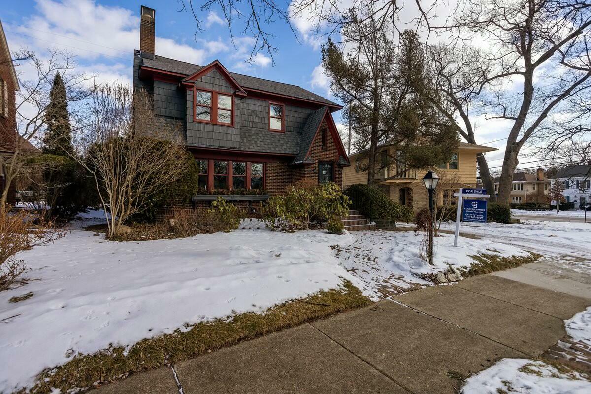 Property Photo:  1150 E Chippewa Drive SE  MI 49506 