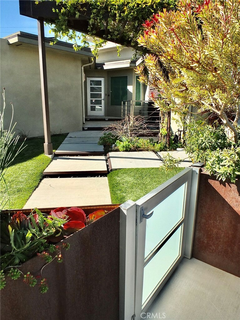 Property Photo: 613 Taper Drive CA 90740