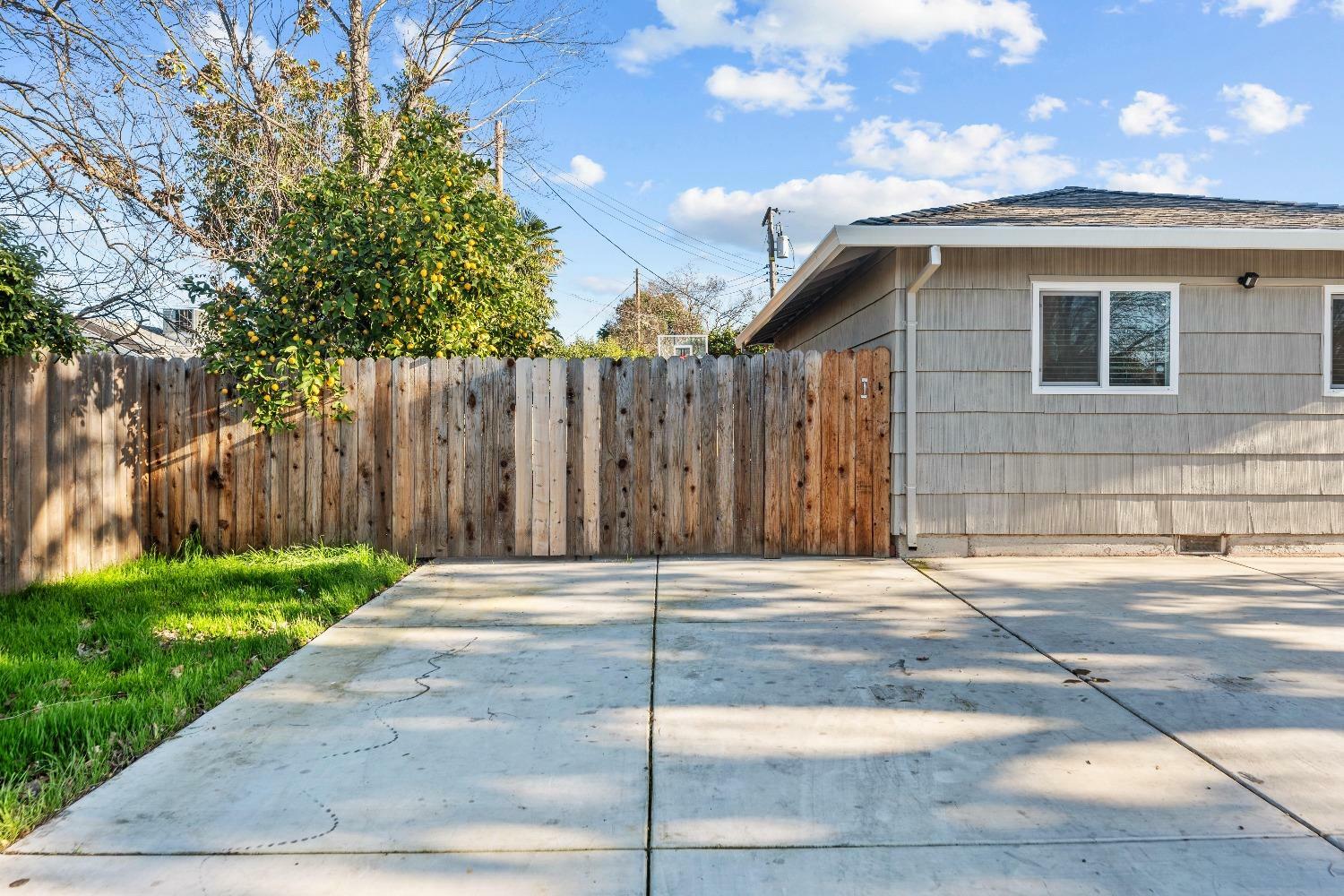 Property Photo:  2557 Vernaccia Circle  CA 95670 