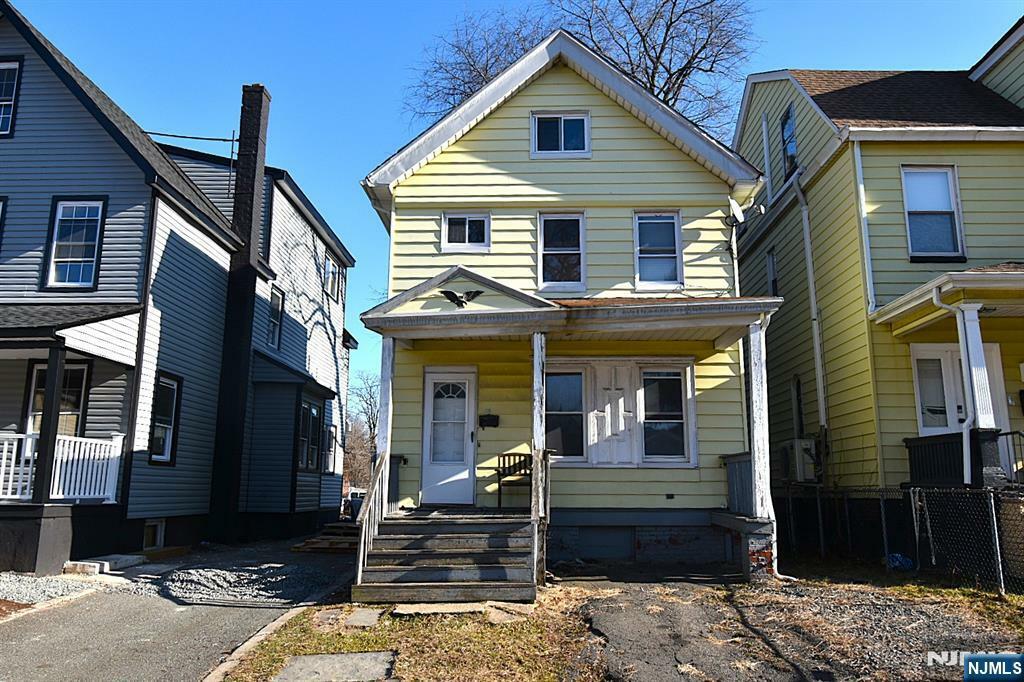 Property Photo:  20 Westcott Street  NJ 07017 