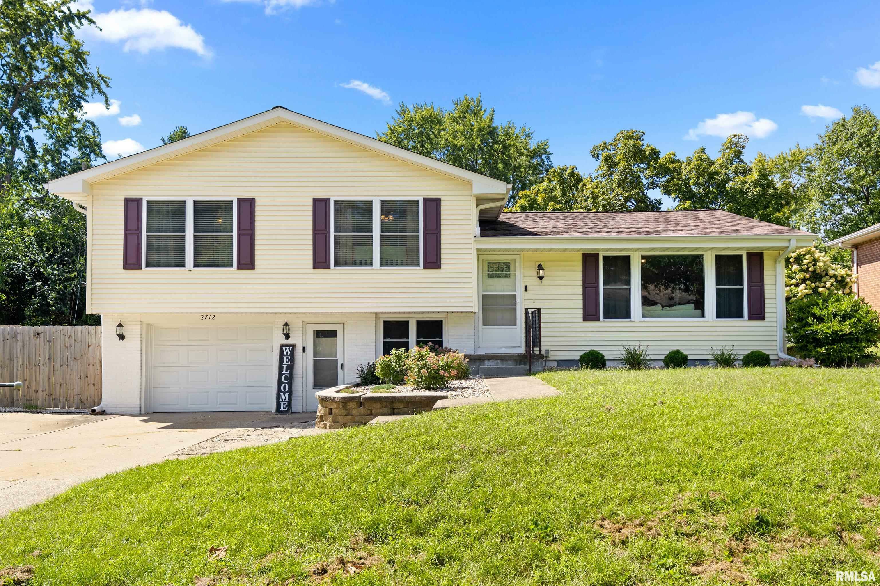 Property Photo:  2712 W Overhill Road  IL 61614 