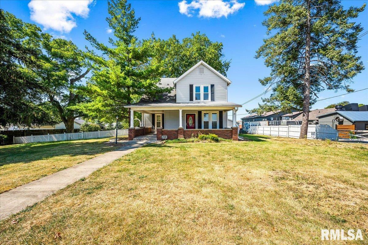 Property Photo: 738 N Main Street IL 61530
