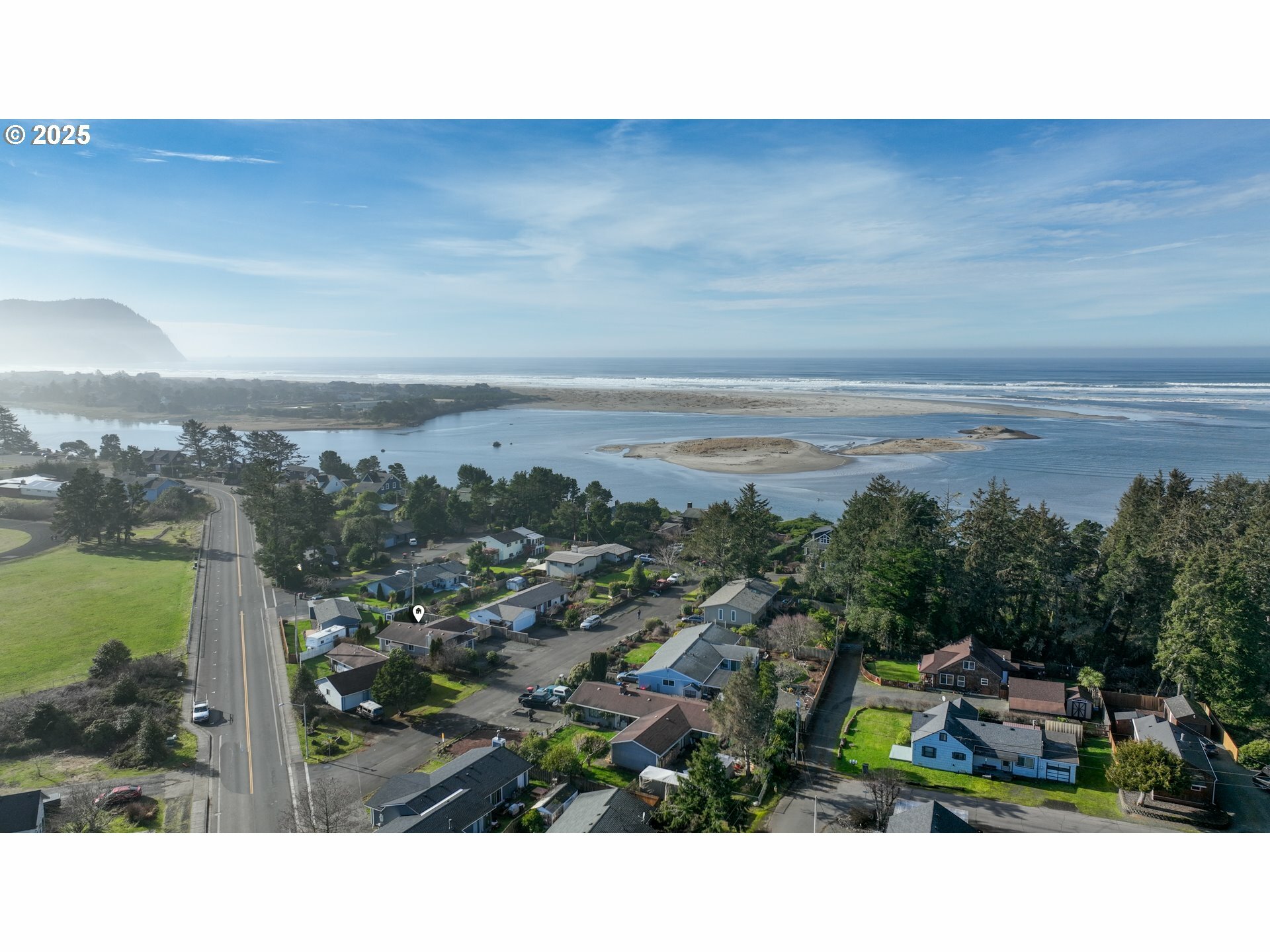 Property Photo: 623 Indian Way OR 97138