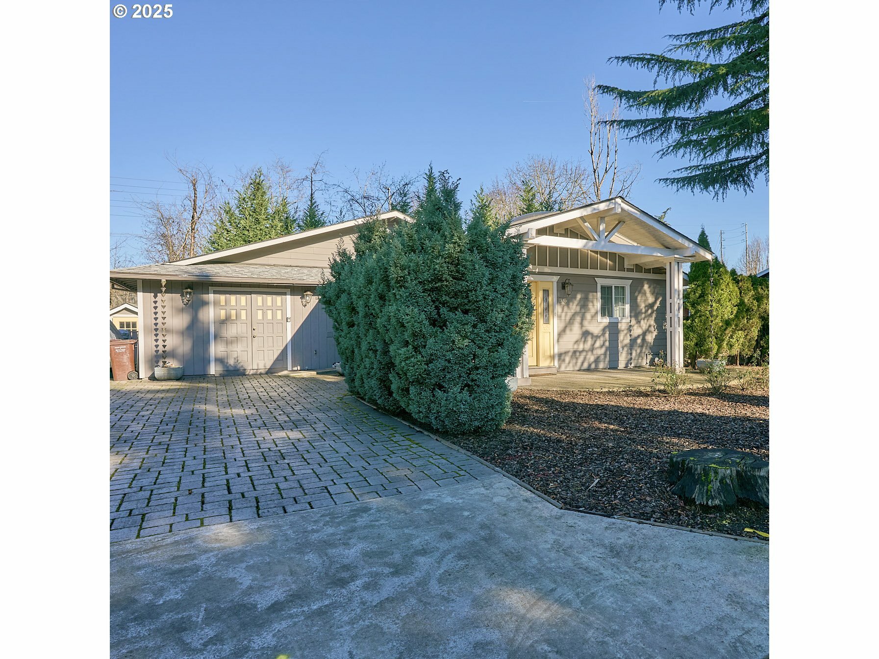 Property Photo:  90 SW Frenwood Way  OR 97005 