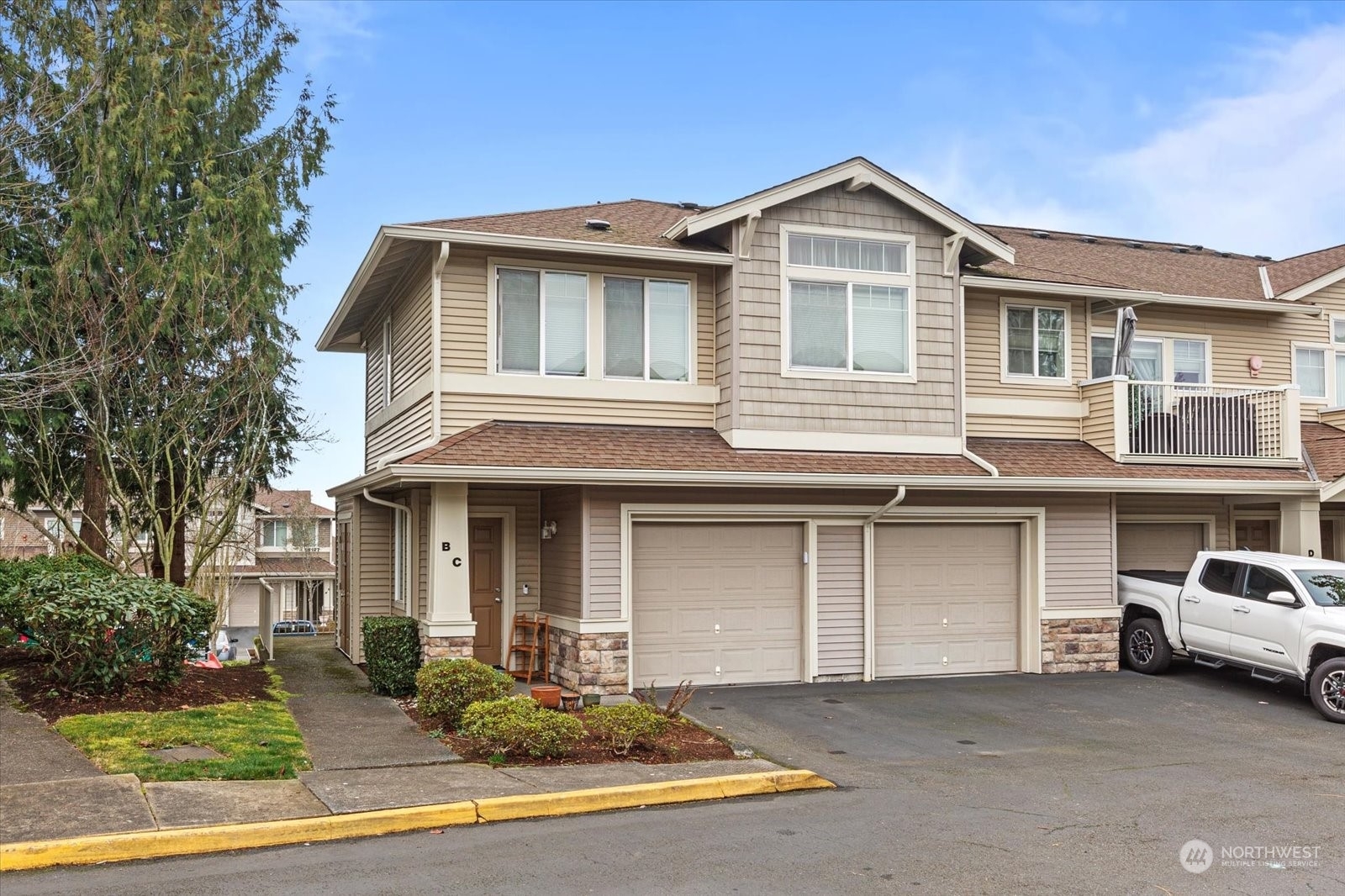 Property Photo:  6125  Isaac Avenue SE C  WA 98092 