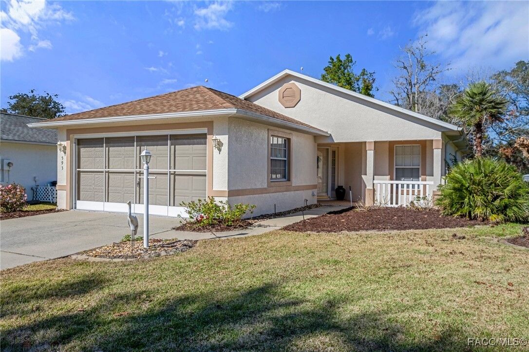 Property Photo:  593 W Sunbird Path  FL 34442 