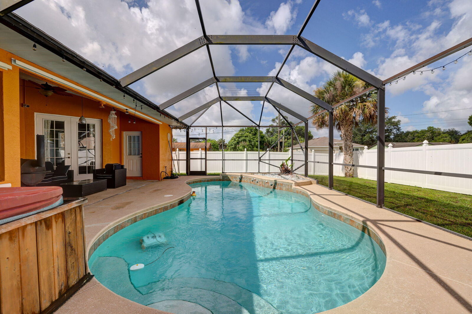 Property Photo: 2544 SW Kenilworth Street FL 34953