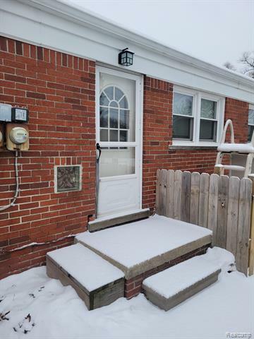 Property Photo:  16080 Russell Avenue  MI 48101 