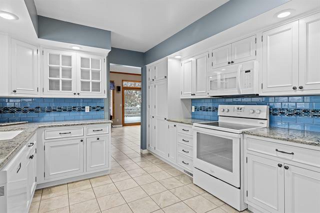 Property Photo:  4243 A,B,C Summerhill Road  MI 49684 