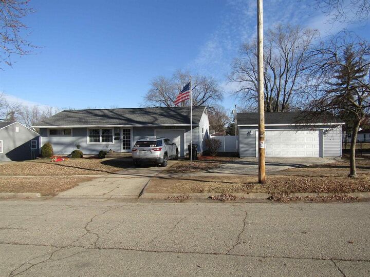 1611 Johnson Street  Beloit WI 53563 photo