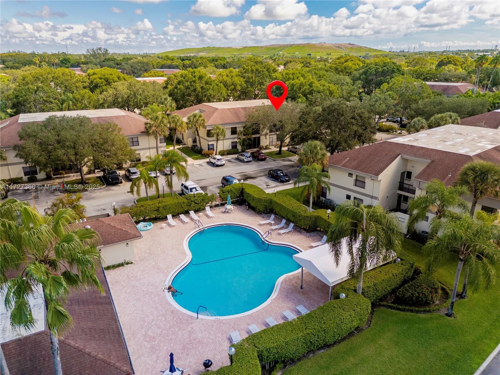 Property Photo:  2871 S Carambola Cir S 2062  FL 33066 