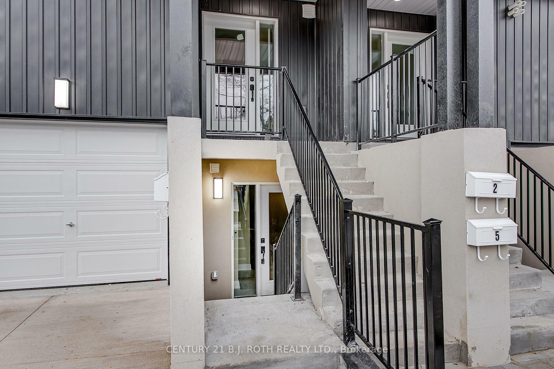 Property Photo: 82 Peel Street 2 ON L4M 3K7