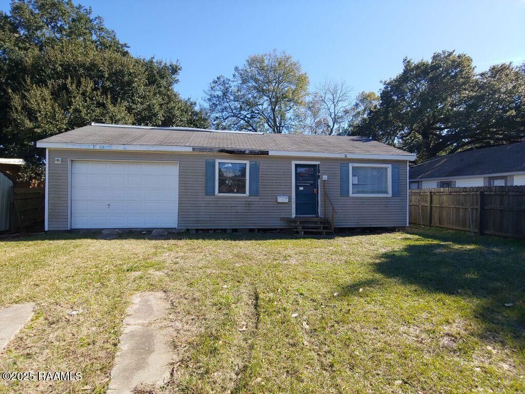 Property Photo:  612 Ashton Street  LA 70563 