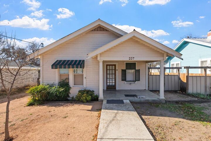 207 Mistletoe St  Fredericksburg TX 78624 photo