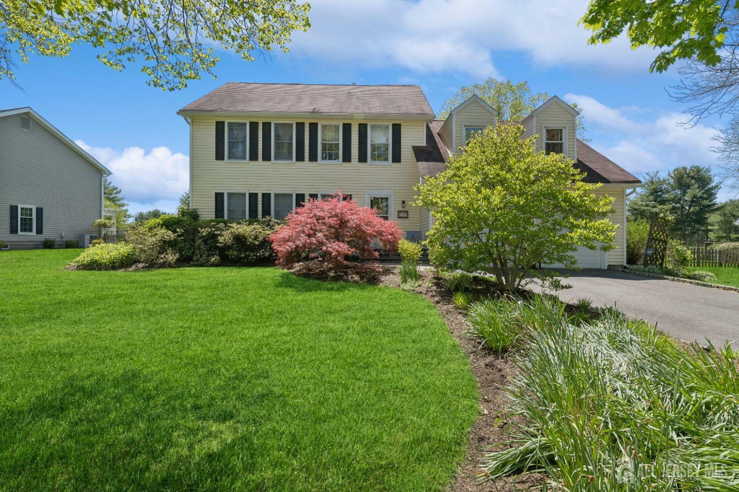 Property Photo:  11 Rutledge Court  NJ 08536 