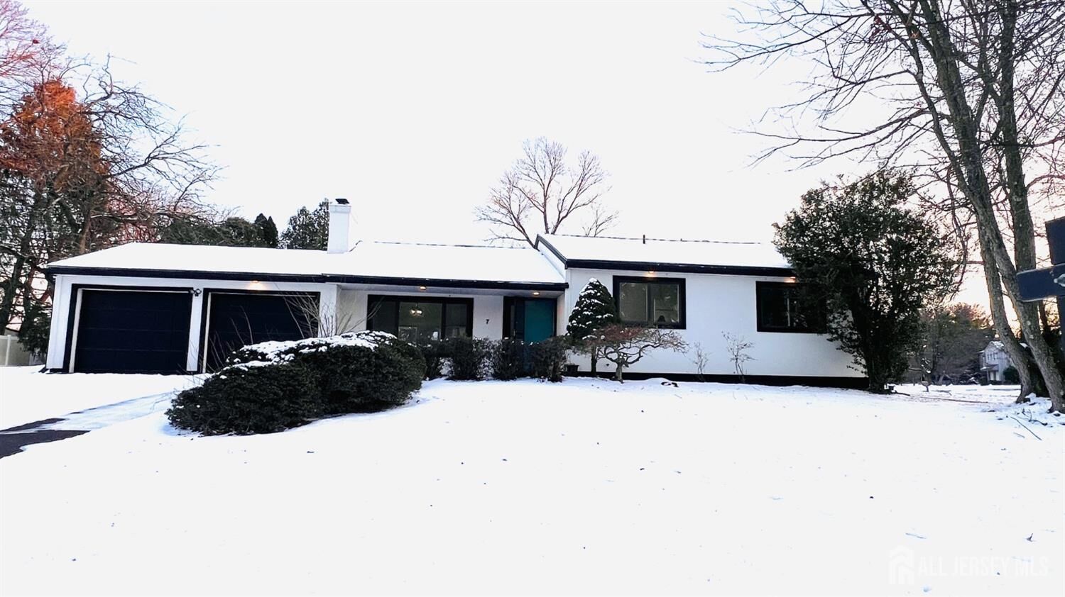 Property Photo:  7 Harper Road  NJ 08852 