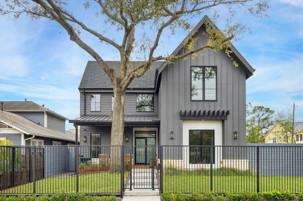 2535 White Oak Drive  Houston TX 77009 photo