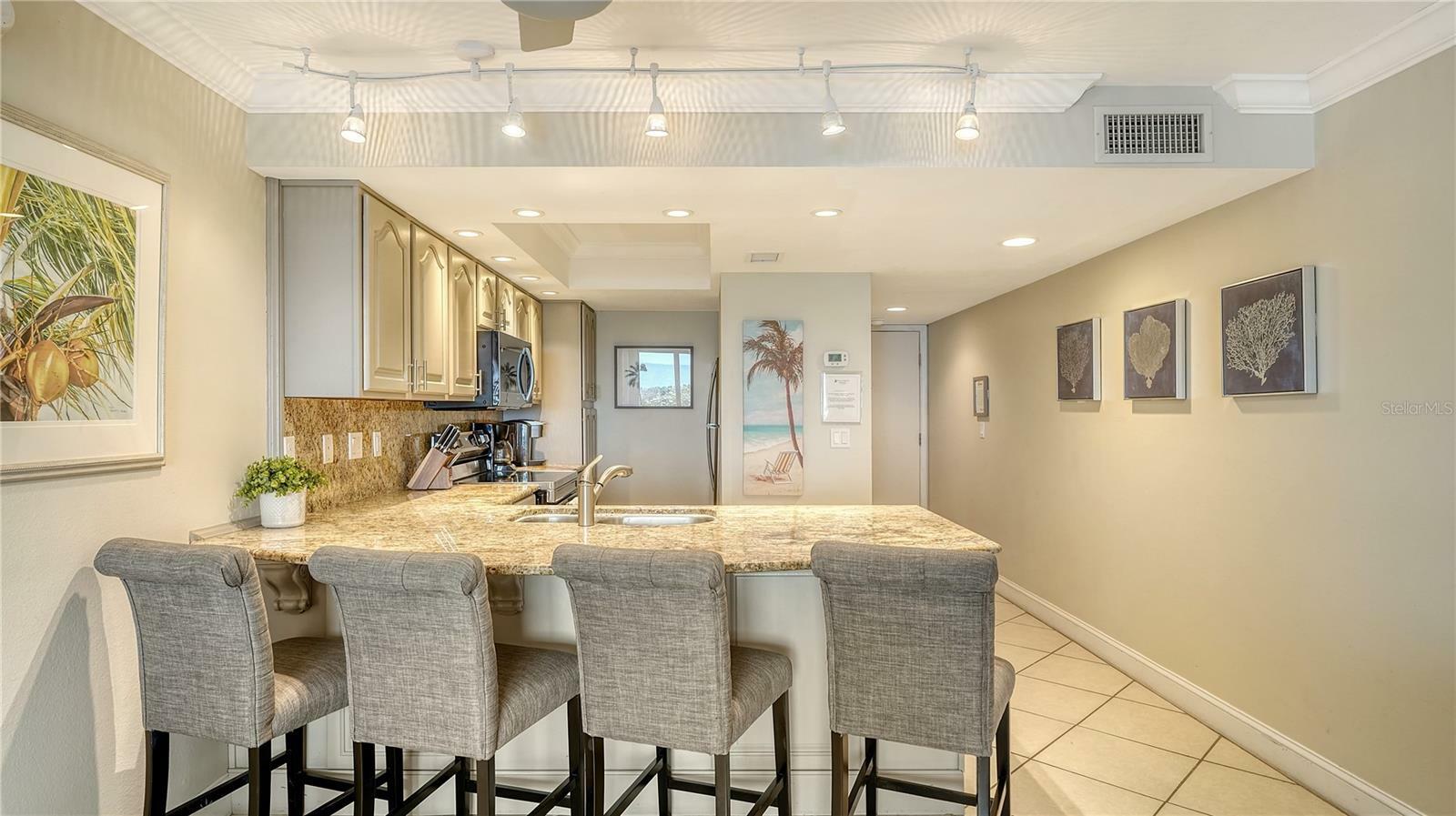 Property Photo: 5311 Gulf Of Mexico Drive 3 FL 34228