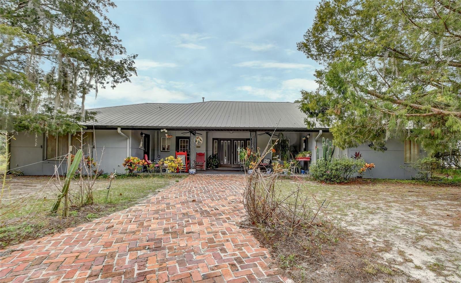 Property Photo: 180 Robinson Lane FL 32190