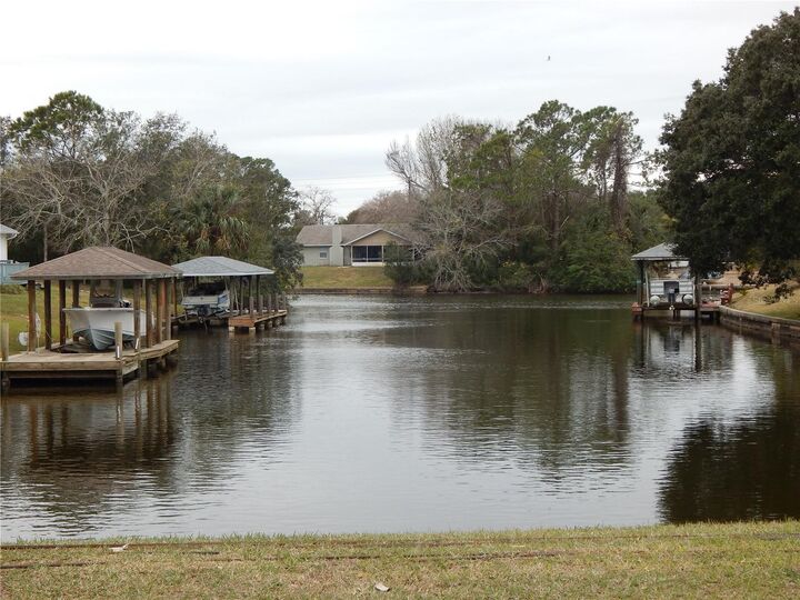 Property Photo: 23 Flagler Place FL 32137