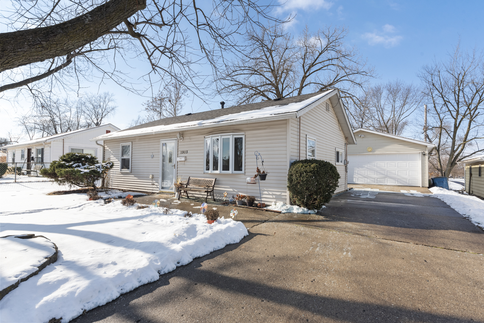 Property Photo:  1903 Cowing Lane  IL 60403 
