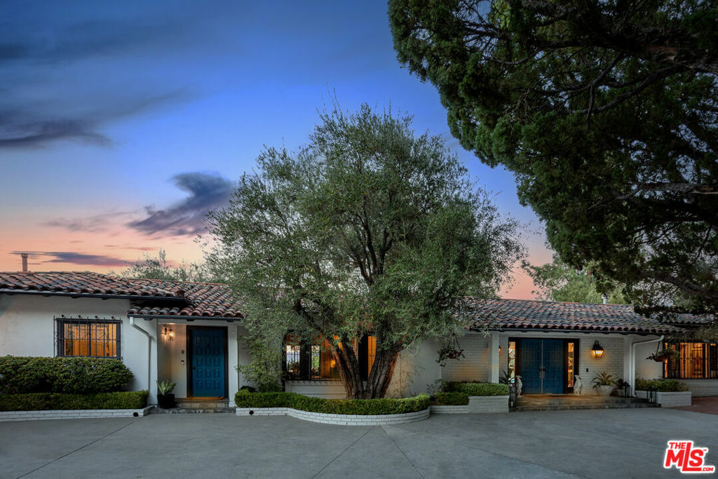 Property Photo: 3121 Fond Drive CA 91436