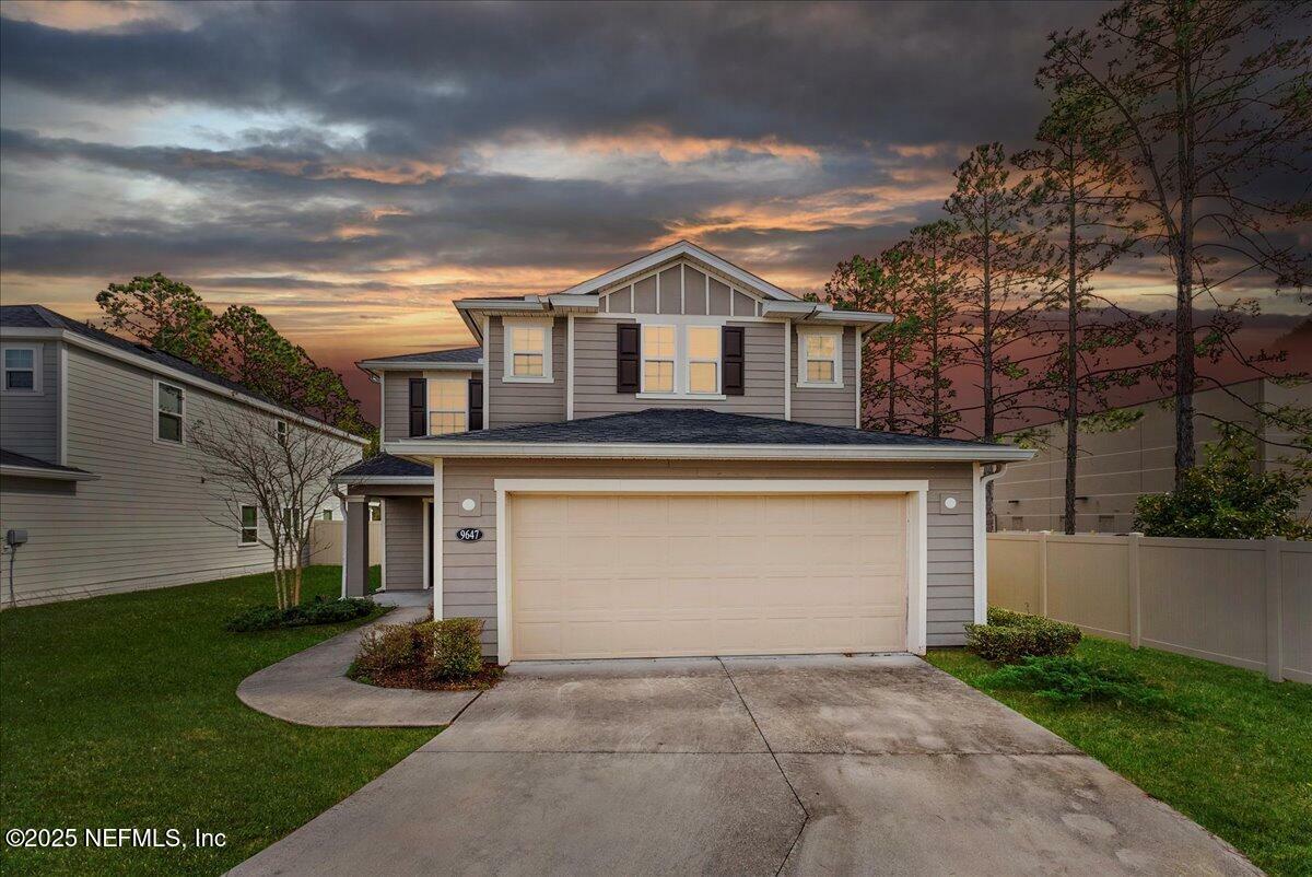Property Photo: 9647 Bridgeway Avenue FL 32222