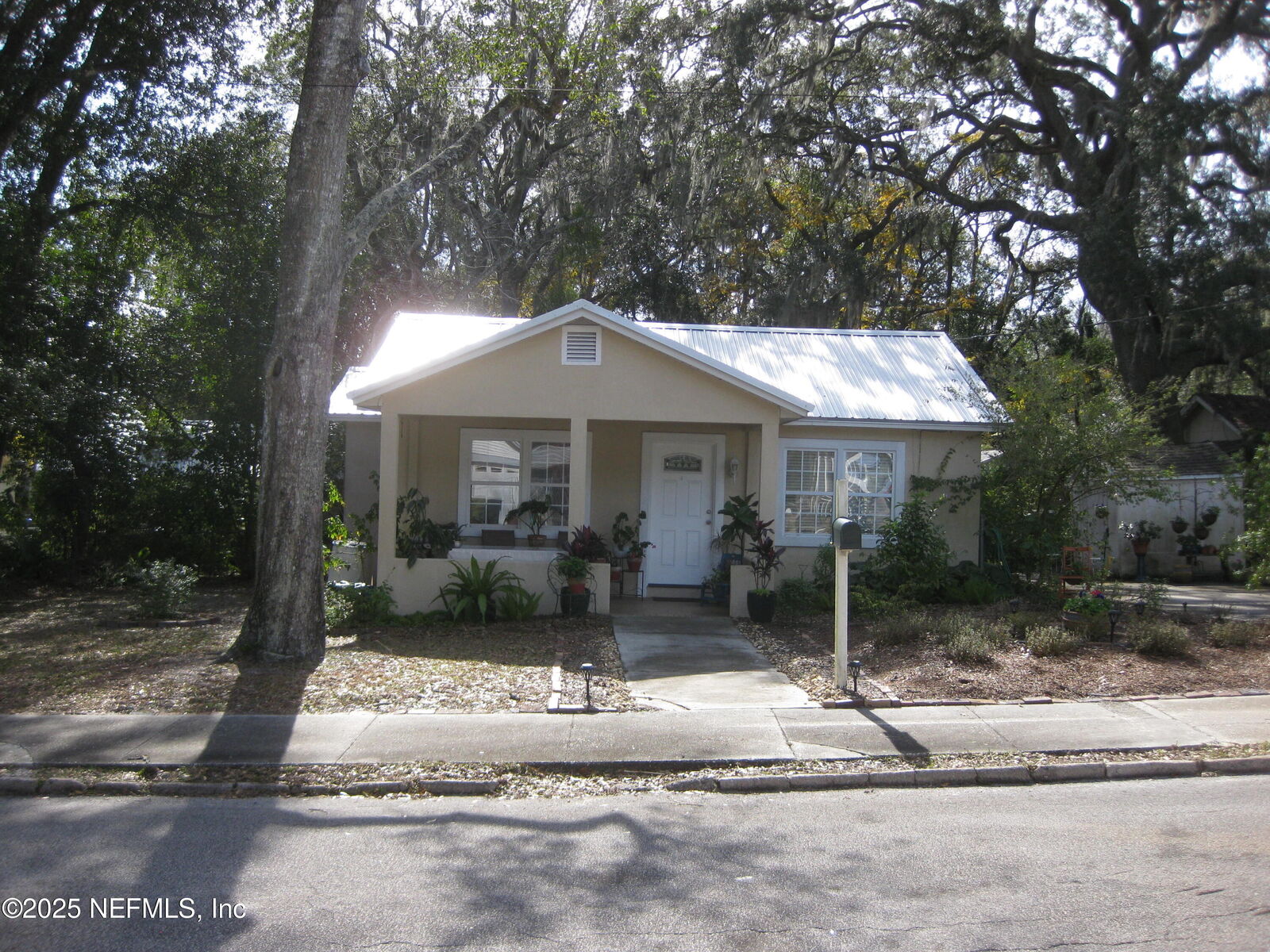 Property Photo:  2011 Gillis Street  FL 32177 