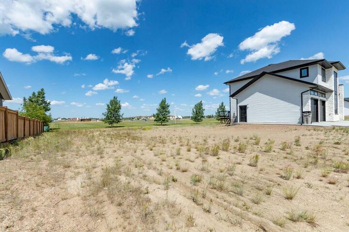 Property Photo: 6926 Meadowview Drive AB T0C 2L1