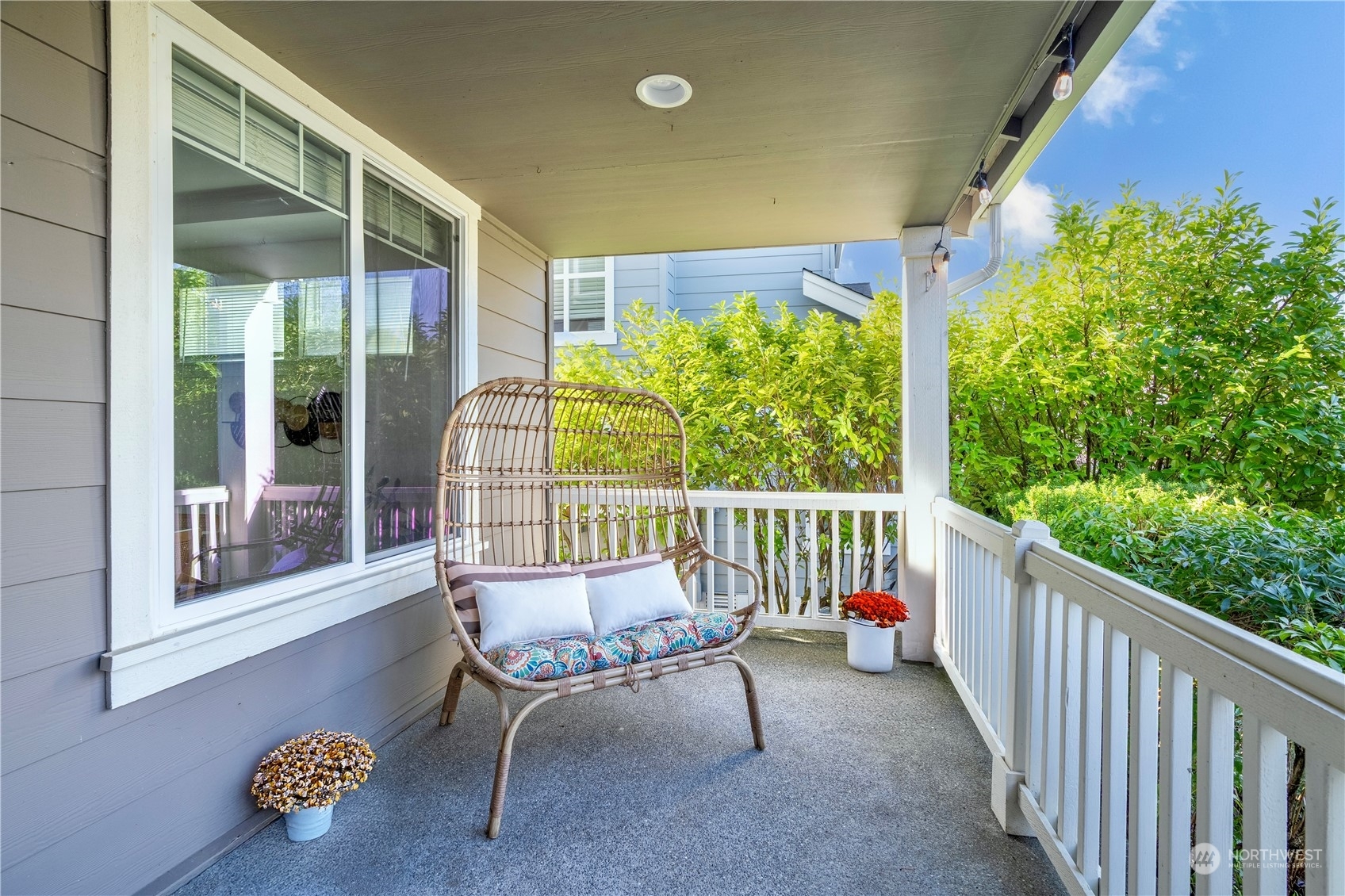 Property Photo:  2579 NE Mulberry St  WA 98029 